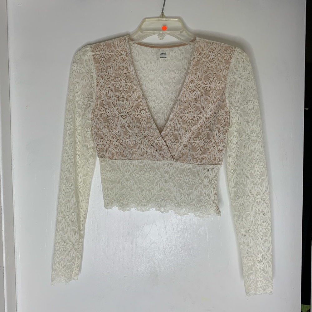 Aritzia Wilfred ‘Caressa’ lace top size small